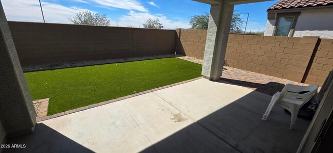 Building Photo - 14759 W Soft Wind Dr
