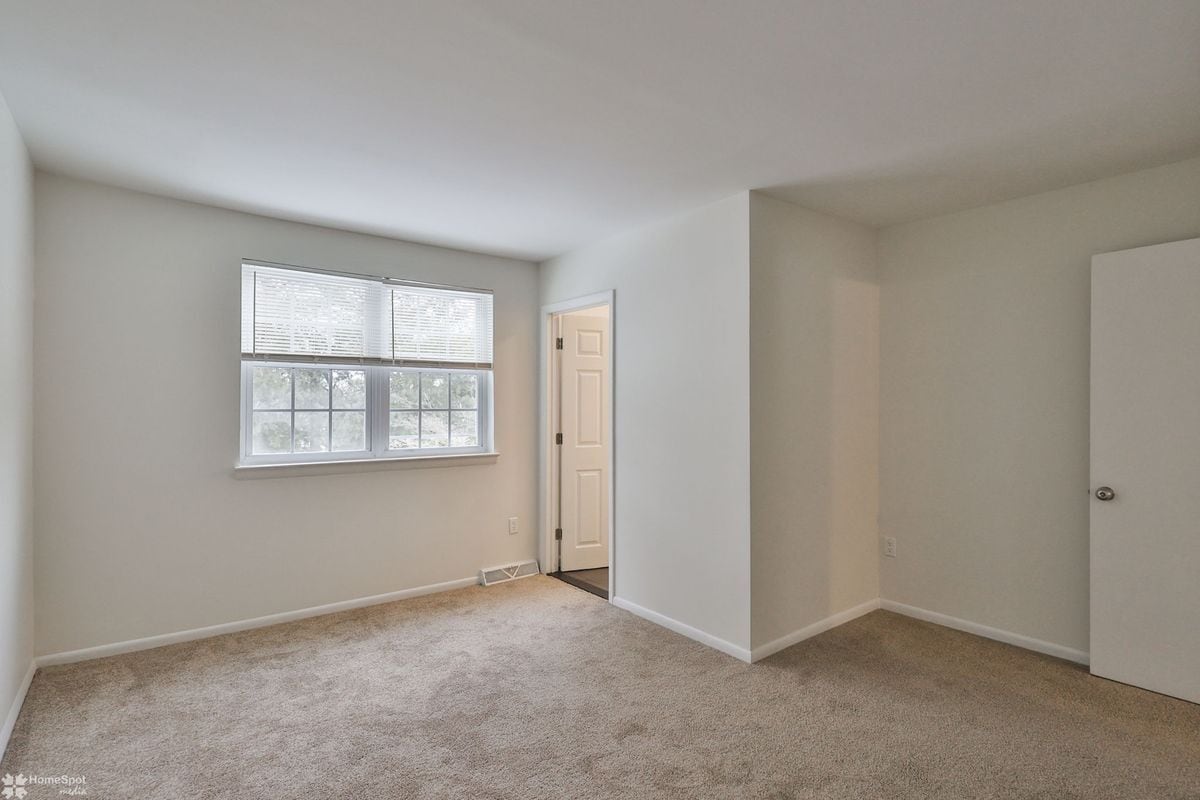 Building Photo - 305 S Warminster Rd