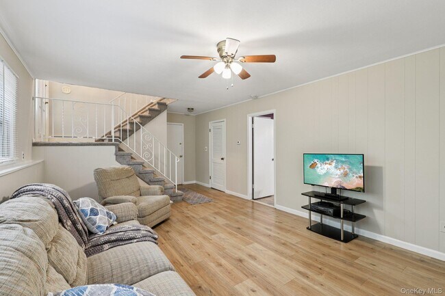 Building Photo - 118 Standish Dr