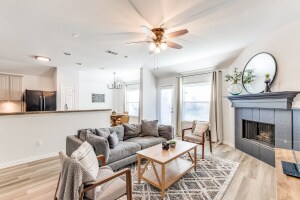 Building Photo - 8421 Green Ash Dr
