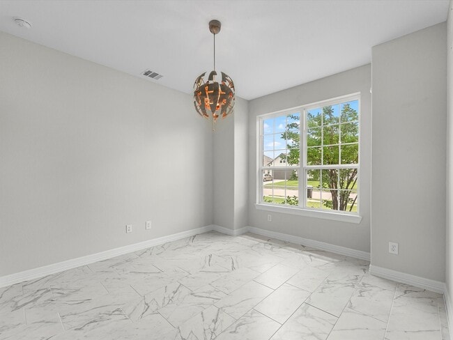 Building Photo - 2107 Jitterbug Ln