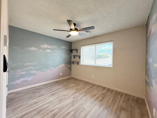 Building Photo - 3BR/2BA/2CG, with DOG RUN 2310 sq.ft. rental in Sierra Vista, AZ