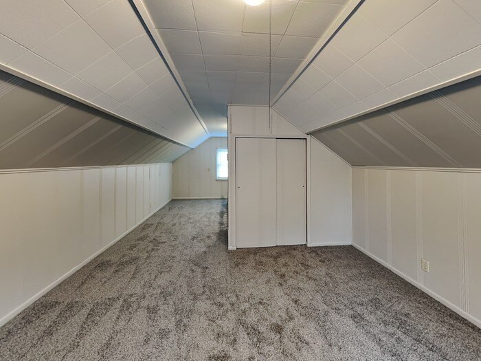 Building Photo - 1103 44th Ave NE