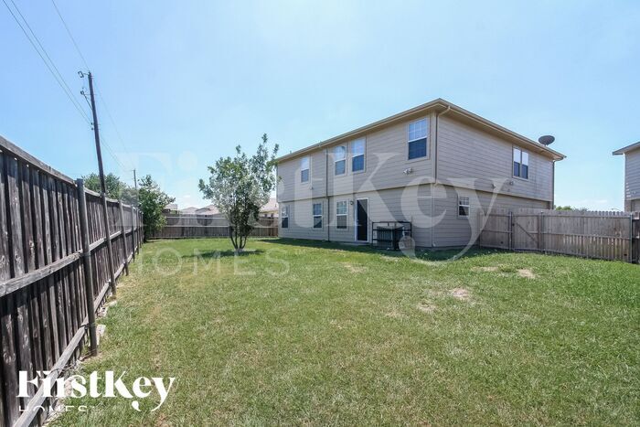 Building Photo - 9001 Prairie Bluff Dr