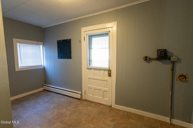 Building Photo - 104 Lawrence St