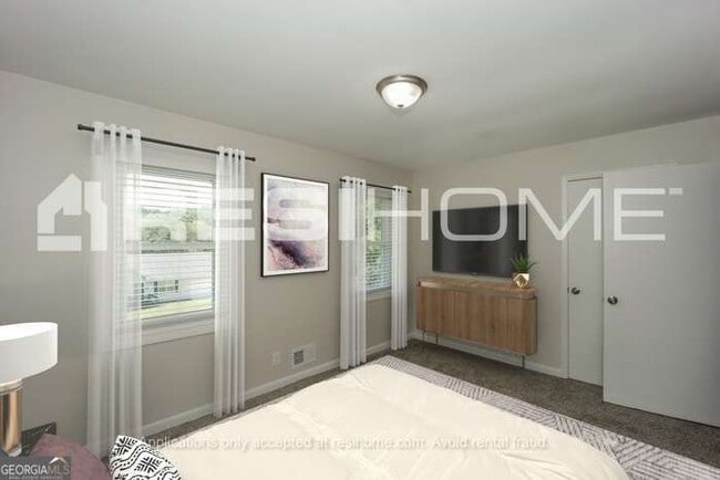 Building Photo - 6084 Hickory Dr