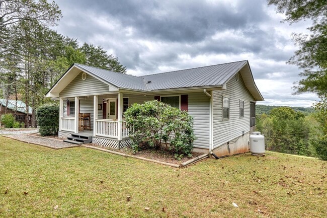 Primary Photo - 586 Sun Valley Dr