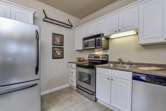 Building Photo - 216 N 19th St