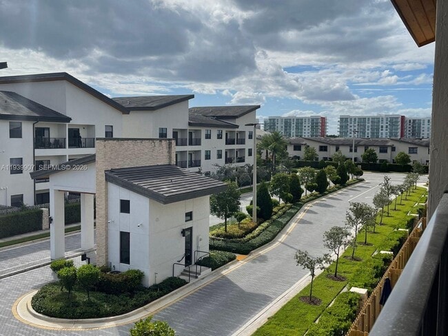 Building Photo - 7915 NW 104th Ave