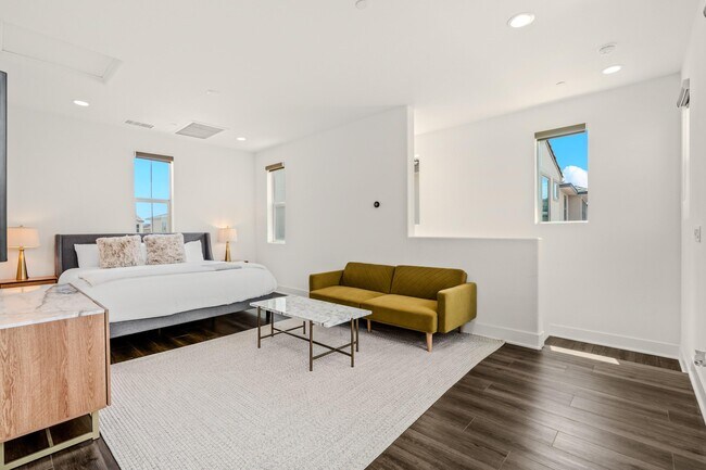 Building Photo - 35821 Cannon Dr