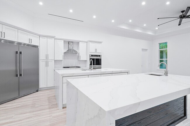 Building Photo - 18211 SE Old Trail Dr W