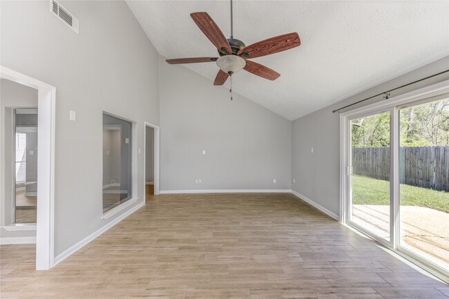 Building Photo - 5054 Pine Cliff Dr