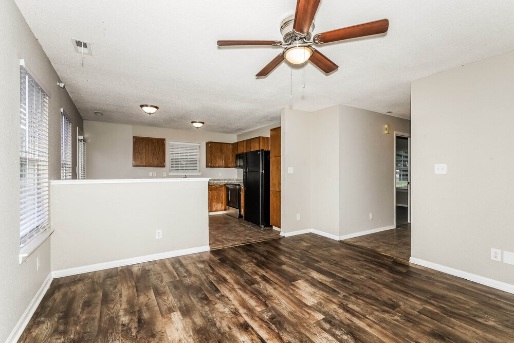 Building Photo - 4009 Dogwood Ln