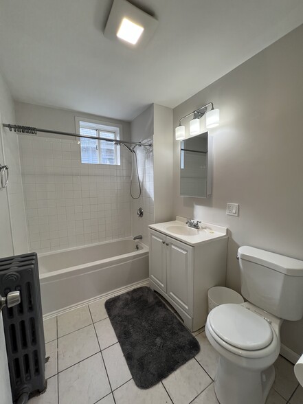 Building Photo - 154 Stanwood St