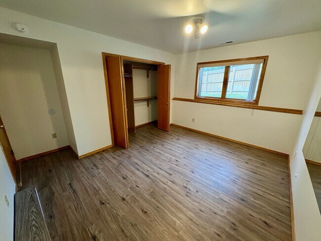 Building Photo - 2905 High Park Dr