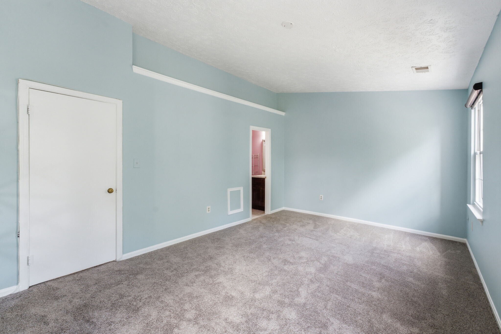 Building Photo - 10703 Campus Way S