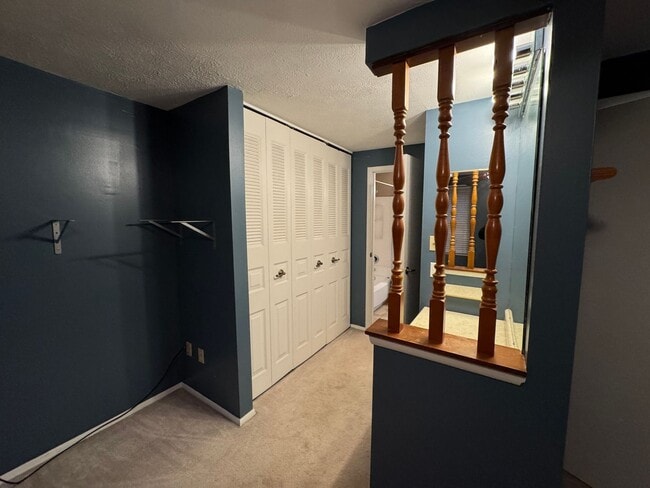 Building Photo - Available NOW!! 2 Beds 1.5 Bath Townhome