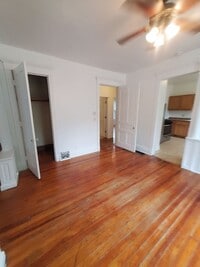 Building Photo - 900 Villa St