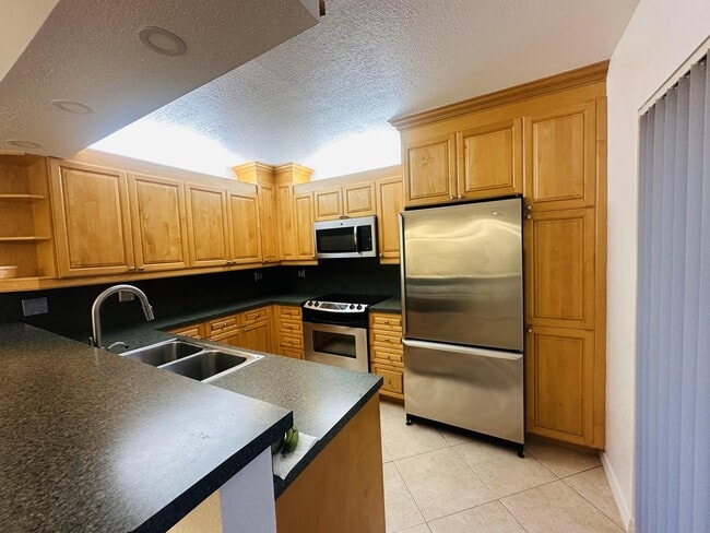 Building Photo - 8559 Boca Rio Dr