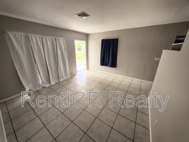 Building Photo - 2128 Riviera Dr