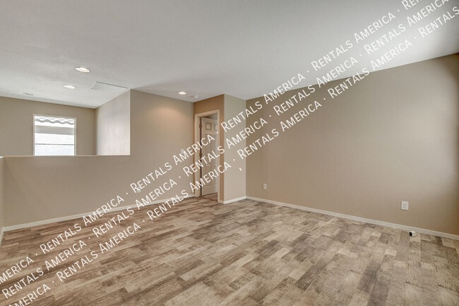 Building Photo - 7463 Earnshaw Ave