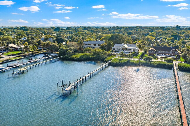 Building Photo - 116 S Sewalls Point Rd