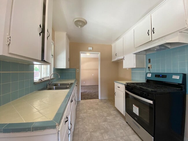 Building Photo - 4734 E Princeton Ave