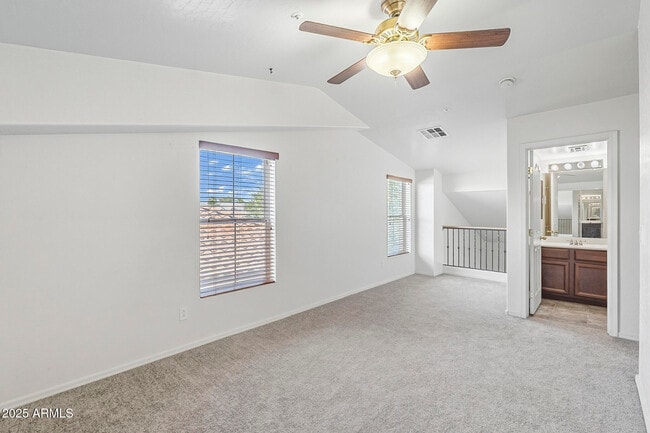 Building Photo - 753 N Port Dr