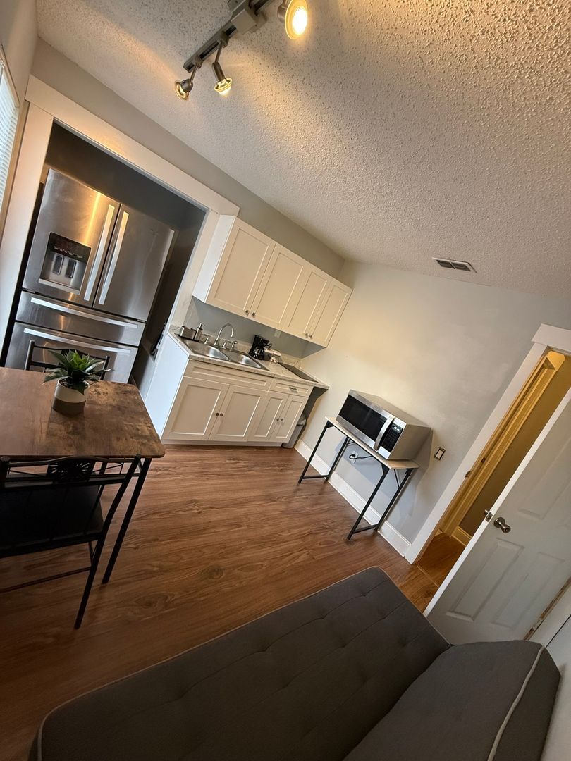 Building Photo - 26843 Roseann Pl