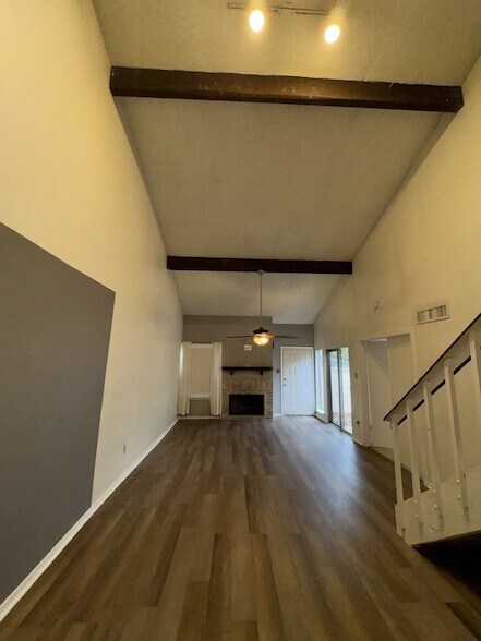 Building Photo - 13002 Leader St