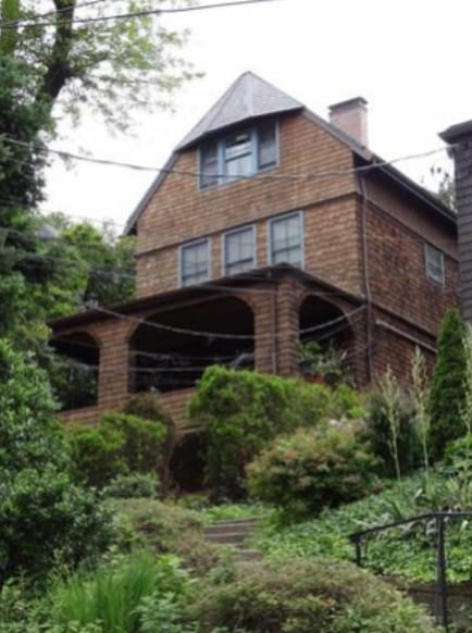 Building Photo - 52 St Marks Pl