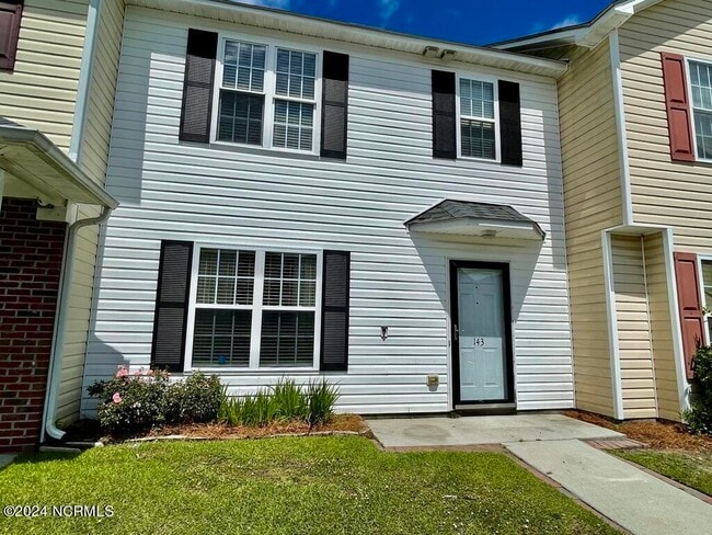 Primary Photo - 143 Apache Trail