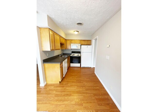 Building Photo - 563 Lowell Ave