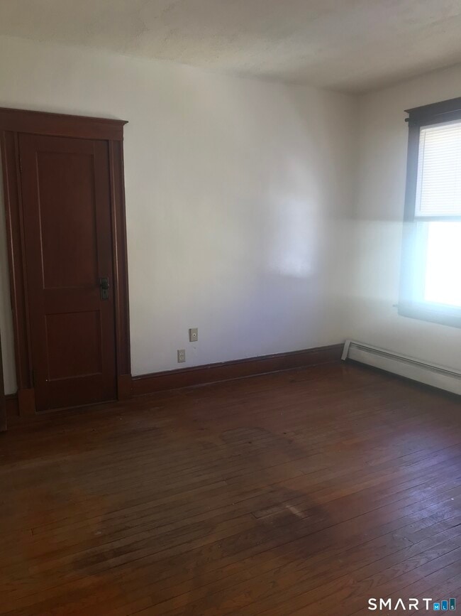 Building Photo - 155 Smith St