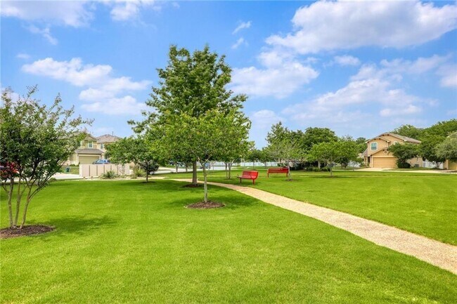 Building Photo - 529 Trinity Bend
