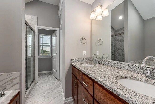 Building Photo - Don't miss out on this beautiful home!