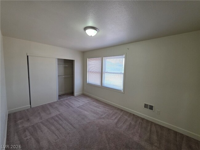 Building Photo - 1590 Mustang Dr