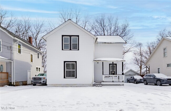 Building Photo - 2417 2nd St