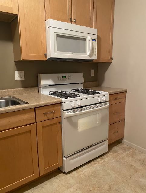 Building Photo - 1938 State St