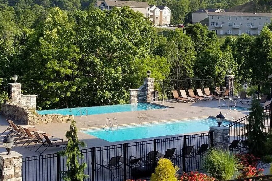 Eagle View Luxury Apartments 84 Silver Maple Rdg Charleston WV 25306