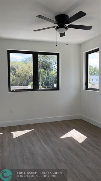 Building Photo - 4151 S oaks Pl