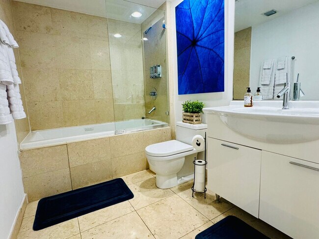 Building Photo - 501 Brickell Ave