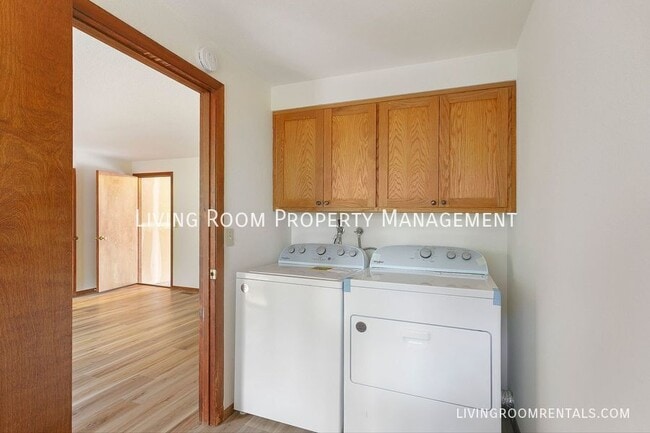 Building Photo - 7670 SW Leslie St