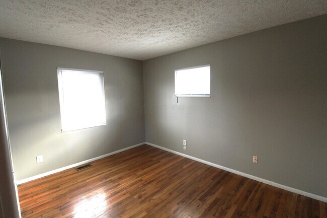 Building Photo - 2928 Landon Dr