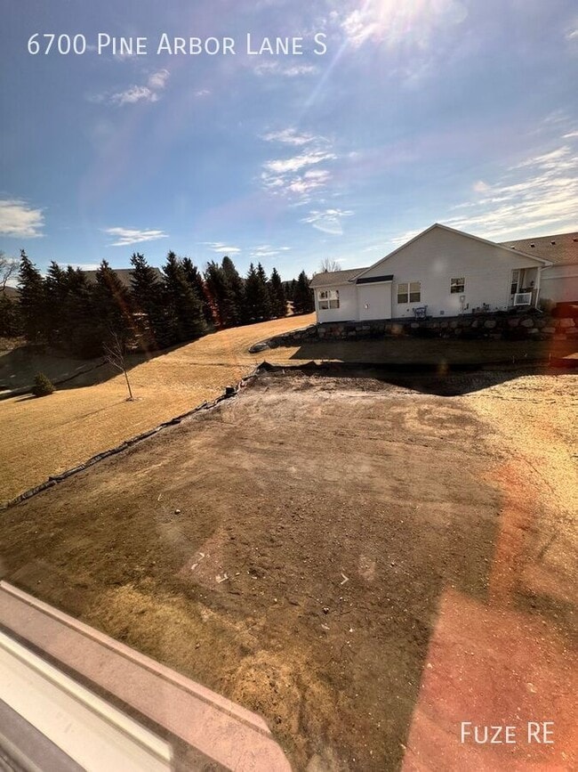 Building Photo - 6700 Pine Arbor Ln S