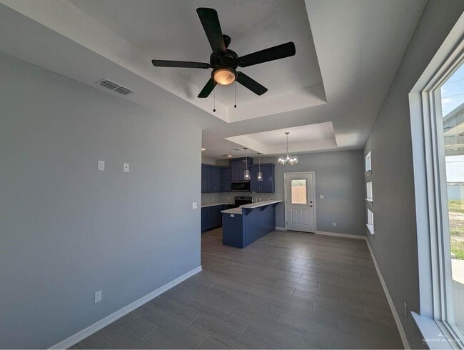 Building Photo - 9 S Colt Ln