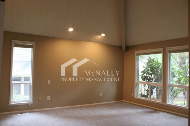 Building Photo - Beautiful 3BR Home in Cul-de-Sac – Loft, Deck & 3-Car Garage