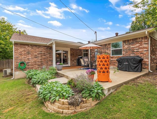 Building Photo - 2021 Memphis Dr