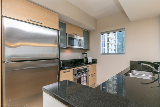 Building Photo - 18695 Collins Ave