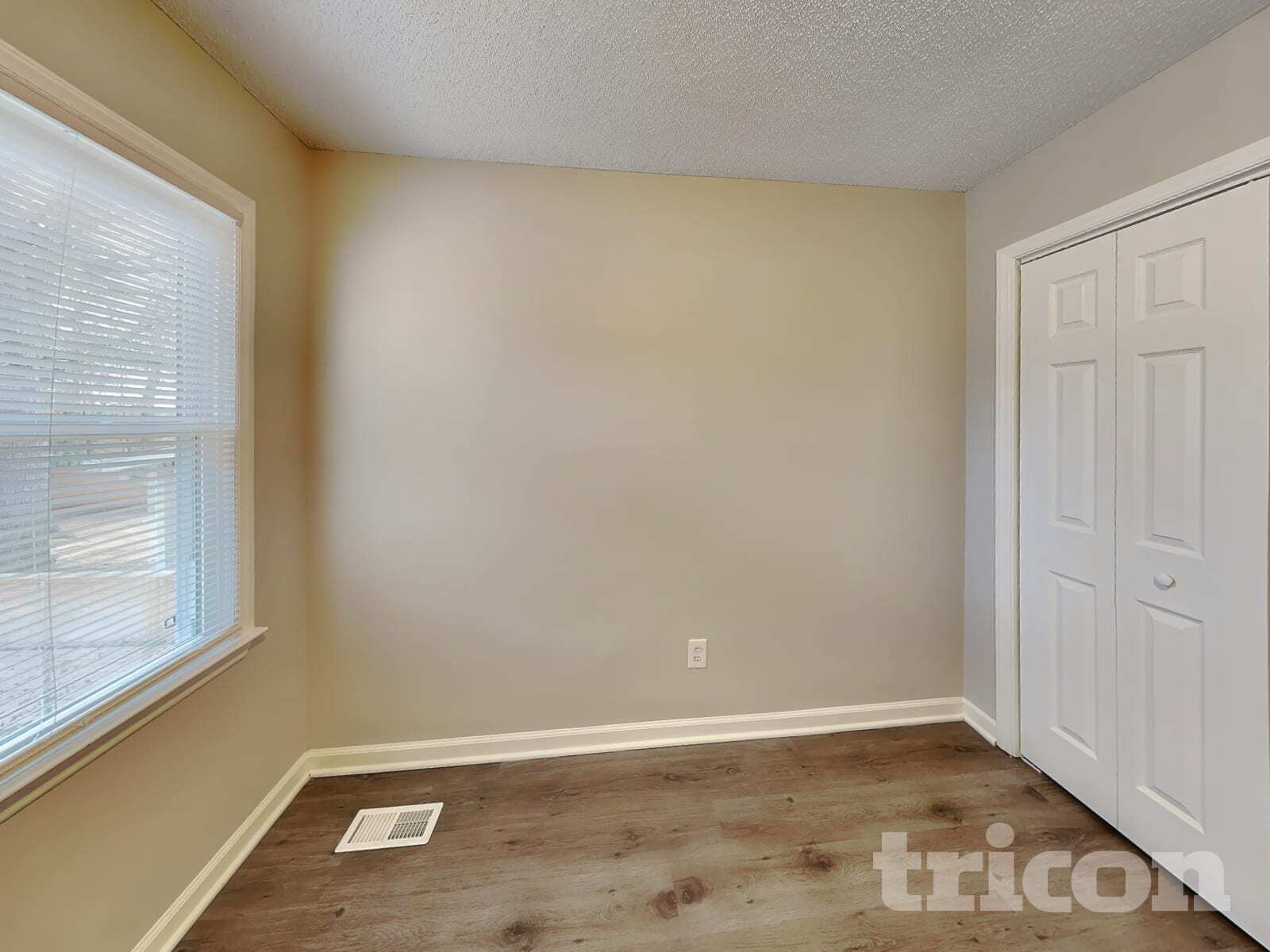 Building Photo - 216 Netherland Dr
